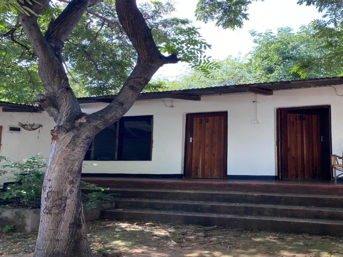 Thumbi View Lodge Cape Maclear Zimmer foto